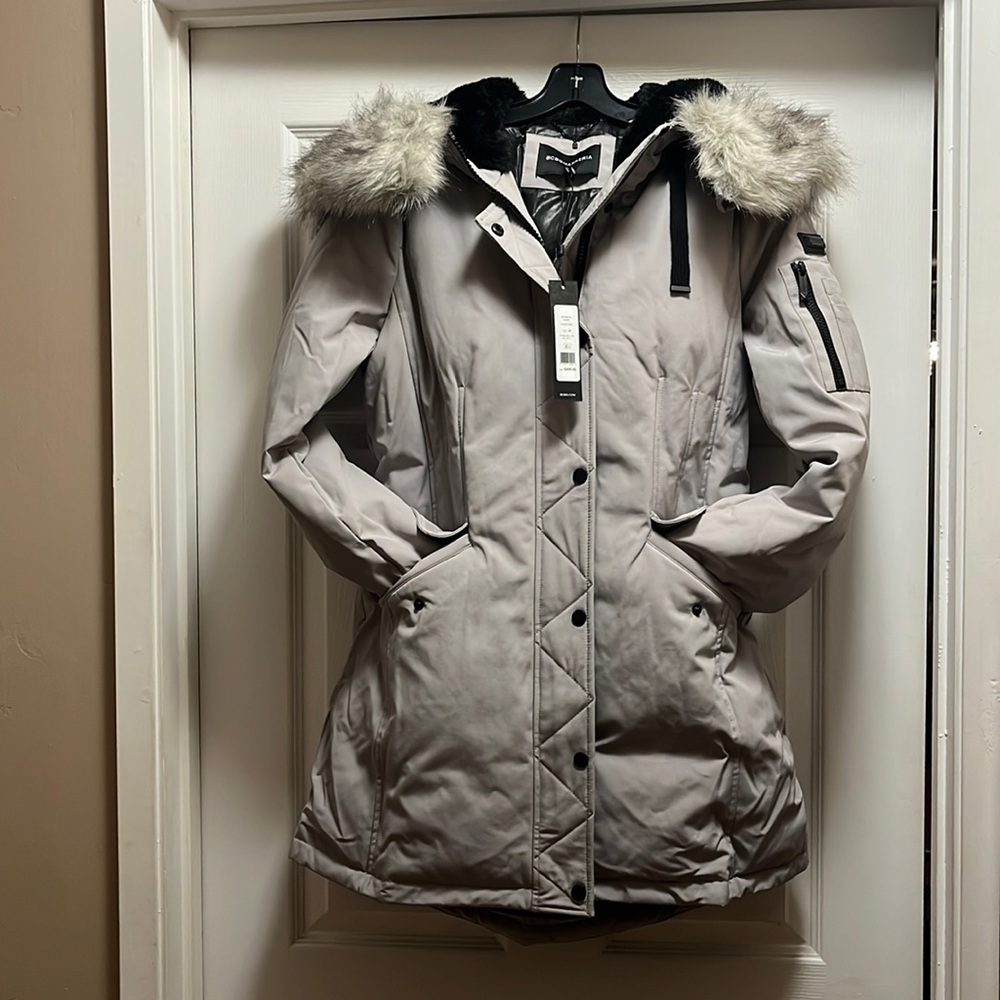 BCBGMAXAZRIA Parka with Attached Large Hood w/Drawstring and Removeable Faux Fur